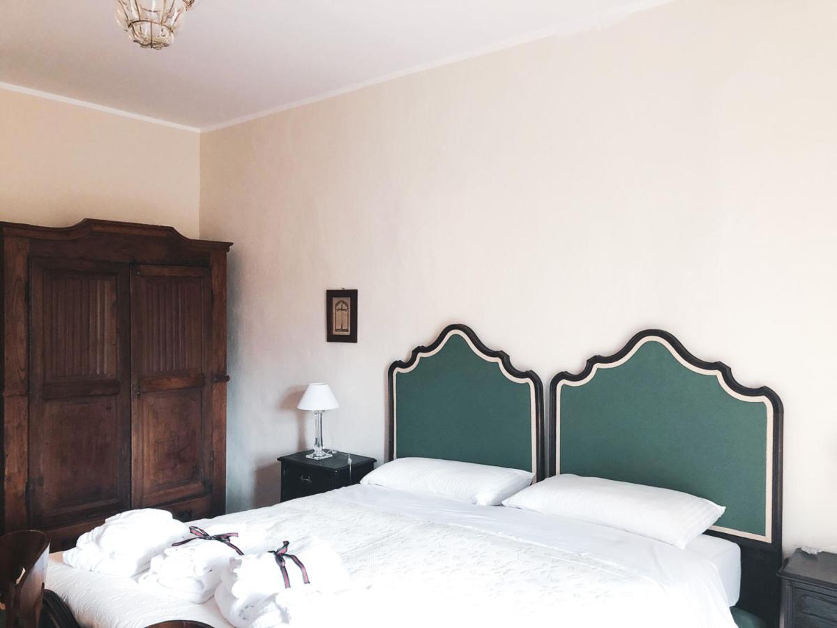 Bed and Breakfast Palazzo Sismonda Corneliano d'Alba Zimmer foto