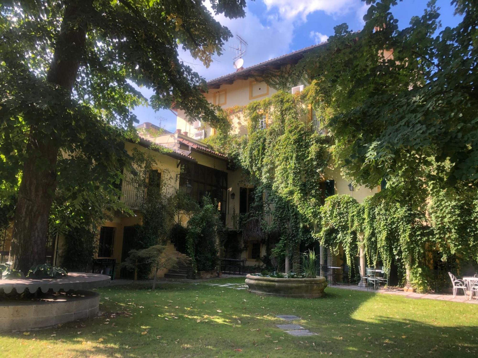 Bed and Breakfast Palazzo Sismonda Corneliano d'Alba Exterior foto