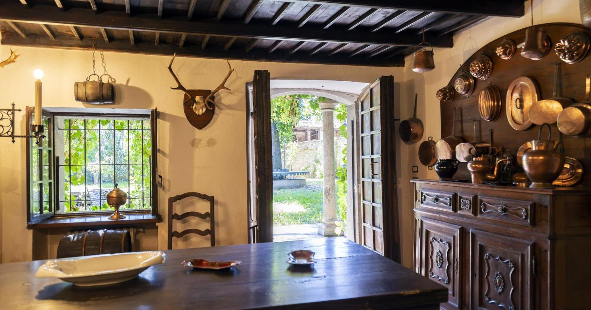 Bed and Breakfast Palazzo Sismonda Corneliano d'Alba Exterior foto