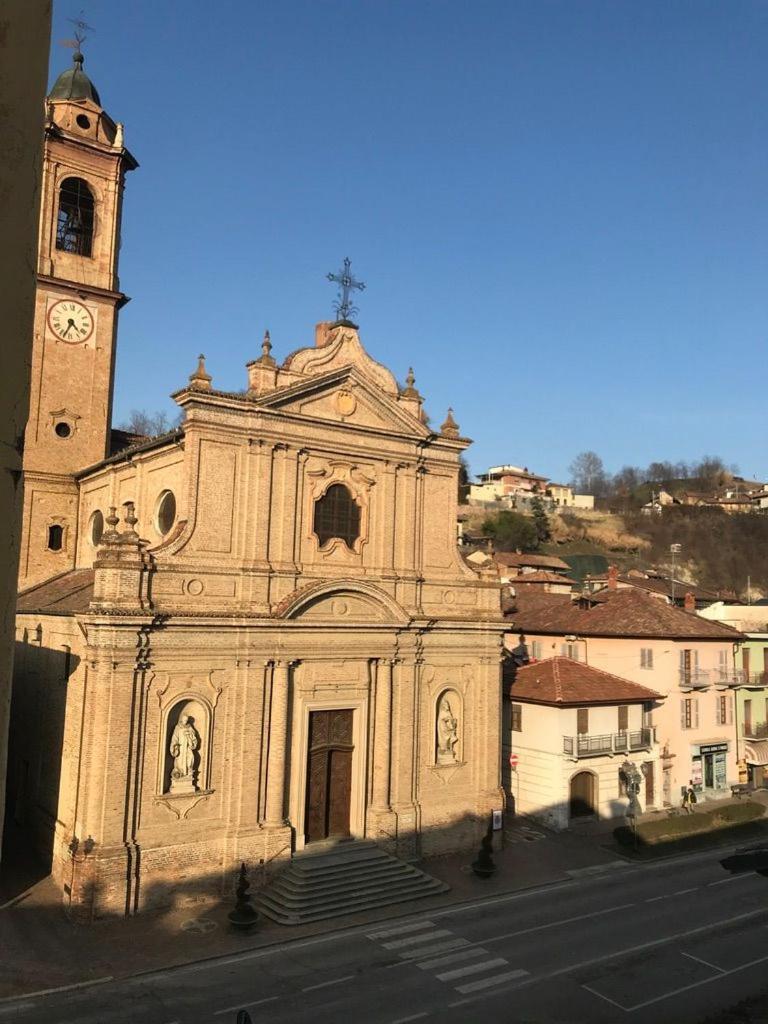 Bed and Breakfast Palazzo Sismonda Corneliano d'Alba Exterior foto
