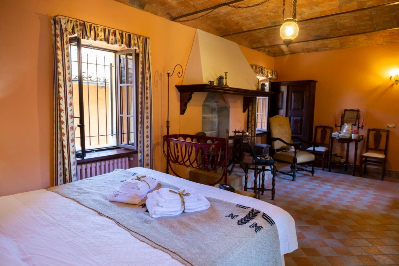 Bed and Breakfast Palazzo Sismonda Corneliano d'Alba Exterior foto