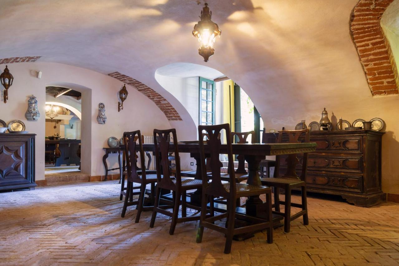 Bed and Breakfast Palazzo Sismonda Corneliano d'Alba Exterior foto